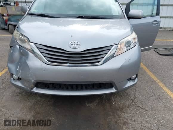 2014 Toyota Sienna XLE с VIN 5TDYK3DC3ES445310, выставлен на аукционе IAAI как лот 42749399 с пробегом 193 206 миль миль и . История ставок и продаж доступна на DreamBid. Изображение 6.