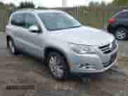 2011 Volkswagen Tiguan S with VIN WVGBV7AX4BW509471, listed as a IAAI auction lot 43317559 with 154,292 mi miles and . Bid and sale history available at DreamBid. Image 1.