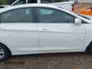 2013 Hyundai Sonata GLS z VIN 5NPEB4AC9DH735746, wystawiony jako IAAI lot #43376524 z przebiegiem 214 159 mil mil oraz . Historia ofert i sprzedaży dostępna na DreamBid. Obrazek 13.