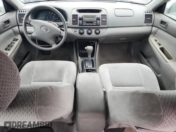 2004 Toyota Camry LE z VIN 4T1BE32K94U312967, wystawiony jako Copart lot #84721985 z przebiegiem 187 377 mil mil oraz Szkoda całkowita • Salvage title. Historia ofert i sprzedaży dostępna na DreamBid. Obrazek 8.