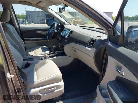 2016 Honda Pilot EX-L z VIN 5FNYF6H58GB086464, wystawiony jako IAAI lot #43027939 z przebiegiem 281 129 mil mil oraz . Historia ofert i sprzedaży dostępna na DreamBid. Obrazek 5.