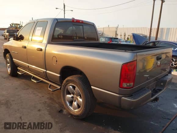 2005 Dodge 1500 SLT with VIN 1D7HA18D75S354967, listed as a IAAI auction lot 41305975 with 149,823 mi miles and . Bid and sale history available at DreamBid. Image 3.