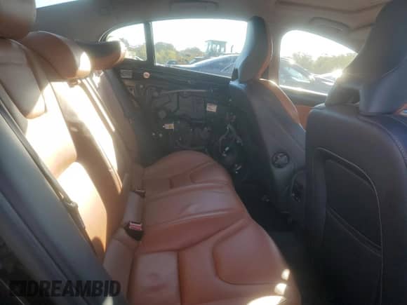 2014 Volvo S60 T5 с VIN YV1612FS8E2285256, выставлен на аукционе Copart как лот 84628425 с пробегом 167 801 миль миль и Списание • Salvage title. История ставок и продаж доступна на DreamBid. Изображение 10.