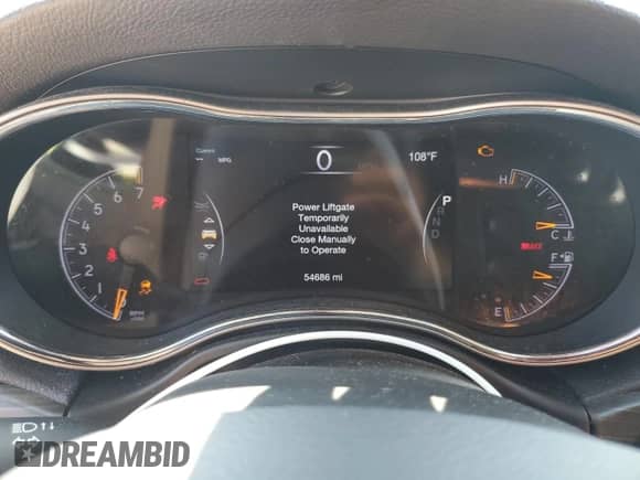2020 Jeep Grand Cherokee Altitude z VIN 1C4RJEAGXLC391822, wystawiony jako Copart lot #61951045 z przebiegiem 54 686 mil mil oraz Szkoda całkowita • Salvage title. Historia ofert i sprzedaży dostępna na DreamBid. Obrazek 9.
