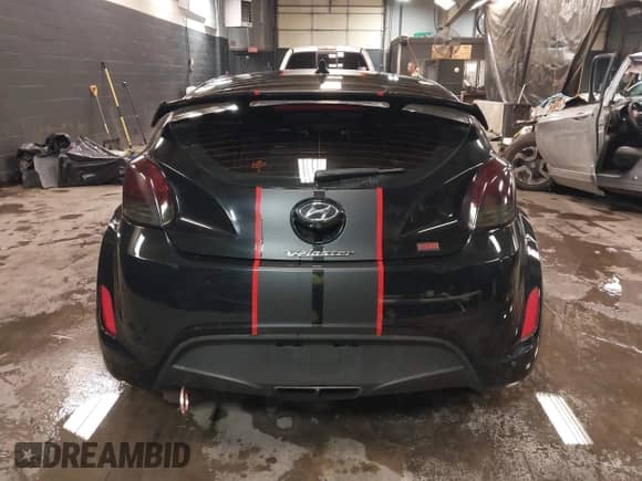 2015 Hyundai Veloster RE:FLEX with VIN KMHTC6AD2FU223615, listed as a IAAI auction lot 41388773 with 111,381 mi miles and . Bid and sale history available at DreamBid. Image 16.
