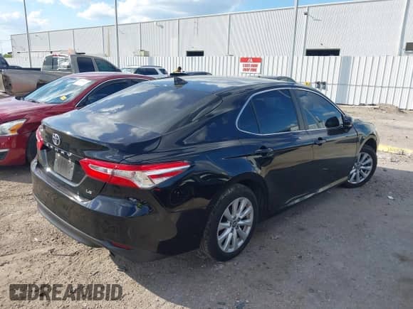 2019 Toyota Camry SE z VIN 4T1B11HK4KU167017, wystawiony jako IAAI lot #43389705 z przebiegiem 106 141 mil mil oraz . Historia ofert i sprzedaży dostępna na DreamBid. Obrazek 4.