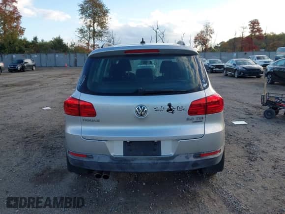 2015 Volkswagen Tiguan SEL с VIN WVGBV7AXXFW547258, выставлен на аукционе IAAI как лот 43497529 с пробегом 131 508 миль миль и . История ставок и продаж доступна на DreamBid. Изображение 16.