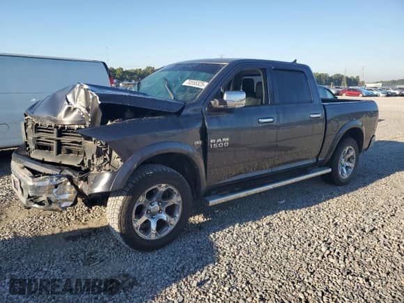 2015 Ram 1500 Laramie z VIN 1C6RR7NT5FS606360, wystawiony jako Copart lot #70558325 z przebiegiem 155 346 mil mil oraz Szkoda całkowita • Salvage title. Historia ofert i sprzedaży dostępna na DreamBid. Obrazek 1.
