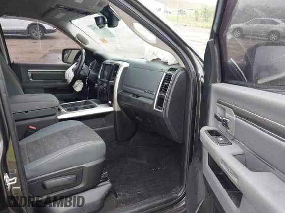 2017 Ram 1500 Big Horn z VIN 3C6RR7LT6HG688239, wystawiony jako IAAI lot #42849534 z przebiegiem 57 946 mil mil oraz . Historia ofert i sprzedaży dostępna na DreamBid. Obrazek 5.