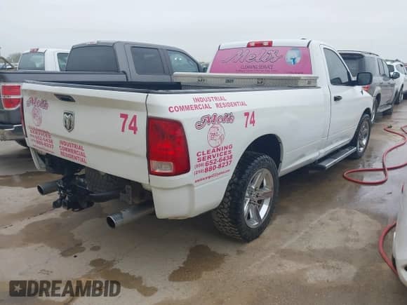 2012 Ram 1500 ST z VIN 3C6JD6DP9CG201129, wystawiony jako IAAI lot #41910314 z przebiegiem 257 828 mil mil oraz . Historia ofert i sprzedaży dostępna na DreamBid. Obrazek 4.