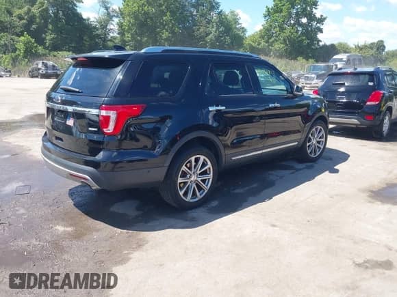 2017 Ford Explorer Limited z VIN 1FM5K8FH6HGA08419, wystawiony jako IAAI lot #43095817 z przebiegiem 79 398 mil mil oraz . Historia ofert i sprzedaży dostępna na DreamBid. Obrazek 4.