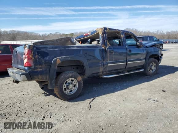 2006 Chevrolet Silverado 1500HD LT1 with VIN 1GCGK13U26F162490, listed as a Copart auction lot 45455525 with Not provided miles and Salvage title. Bid and sale history available at DreamBid. Image 3.