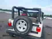 2004 Jeep Wrangler Sport z VIN 1J4FA49S34P802200, wystawiony jako IAAI lot #42706823 z przebiegiem Nie podano mil oraz . Historia ofert i sprzedaży dostępna na DreamBid. Obrazek 15.