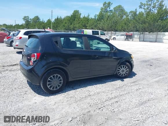 2013 Chevrolet Sonic LS с VIN 1G1JA6SH2D4109297, выставлен на аукционе IAAI как лот 42523348 с пробегом 128 301 миль миль и . История ставок и продаж доступна на DreamBid. Изображение 4.