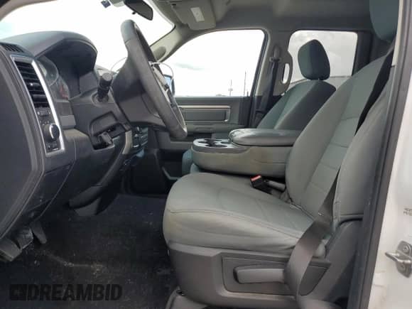 2018 Ram 1500 SLT z VIN 1C6RR6GGXJS303772, wystawiony jako Copart lot #69566665 z przebiegiem 130 411 mil mil oraz Szkoda całkowita • Salvage title. Historia ofert i sprzedaży dostępna na DreamBid. Obrazek 7.