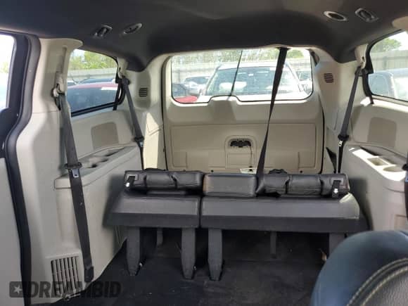 2020 Dodge Grand Caravan SXT z VIN 2C4RDGCG6LR194928, wystawiony jako Copart lot #81163345 z przebiegiem Nie podano mil oraz Nie do naprawy • Non repairable. Historia ofert i sprzedaży dostępna na DreamBid. Obrazek 10.