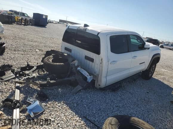 2017 Toyota Tacoma TRD Off Road z VIN 5TFCZ5AN6HX112007, wystawiony jako Copart lot #85649345 z przebiegiem 88 863 mil mil oraz Szkoda całkowita • Salvage title. Historia ofert i sprzedaży dostępna na DreamBid. Obrazek 3.