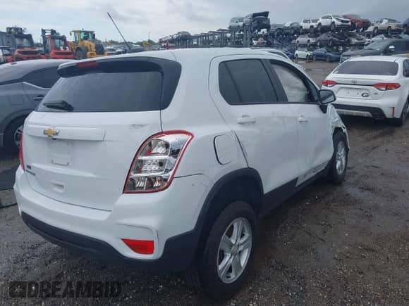 2022 Chevrolet Trax LS с VIN KL7CJNSM7NB543376, выставлен на аукционе IAAI как лот 42245284 с пробегом 74 681 миль миль и . История ставок и продаж доступна на DreamBid. Изображение 4.