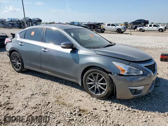2015 Nissan Altima SL with VIN 1N4AL3AP5FN921303, listed as a Copart auction lot 85579855 with 236,654 mi miles and Salvage title. Bid and sale history available at DreamBid. Image 4.