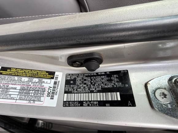 2005 Toyota Sienna XLE z VIN 5TDBA22C35S047679, wystawiony jako IAAI lot #43417118 z przebiegiem 250 675 mil mil oraz . Historia ofert i sprzedaży dostępna na DreamBid. Obrazek 9.