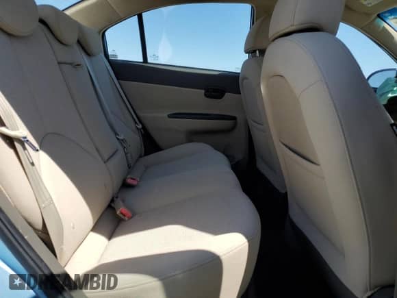 2008 Hyundai Accent GLS с VIN KMHCN46CX8U234976, выставлен на аукционе Copart как лот 67687795 с пробегом 85 098 миль миль и Списание • Salvage title. История ставок и продаж доступна на DreamBid. Изображение 10.