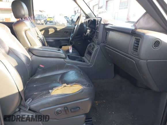 2003 GMC Sierra 1500 SLE с VIN 2GTEC19T631218369, выставлен на аукционе IAAI как лот 41456586 с пробегом 175 900 миль миль и . История ставок и продаж доступна на DreamBid. Изображение 5.