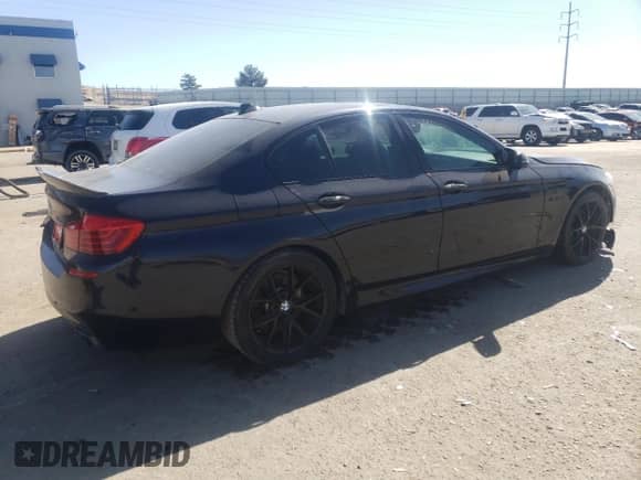 2015 BMW 5 Series 550i с VIN WBAKN9C50FD961489, выставлен на аукционе Copart как лот 46683795 с пробегом 90 235 миль миль и Списание • Salvage title. История ставок и продаж доступна на DreamBid. Изображение 3.