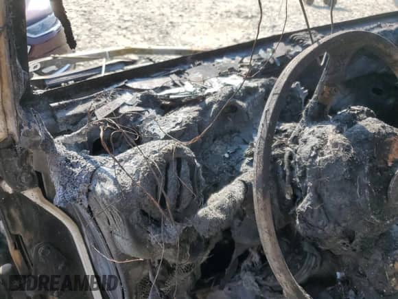 2018 Jeep Wrangler с VIN N0V1N70879144, выставлен на аукционе Copart как лот 70879144 с пробегом Не указан миль и На запчасти • Non repairable. История ставок и продаж доступна на DreamBid. Изображение 9.