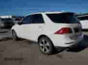 2017 Mercedes-Benz GLE 350 z VIN 4JGDA5JB1HA975443, wystawiony jako Copart lot #81858015 z przebiegiem 109 195 mil mil oraz Szkoda całkowita • Salvage title. Historia ofert i sprzedaży dostępna na DreamBid. Obrazek 2.