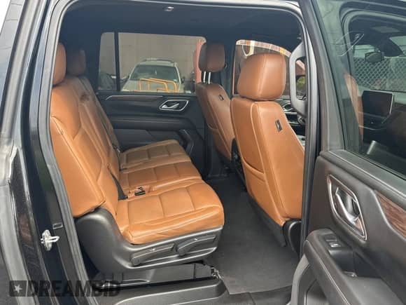 2021 Chevrolet Suburban LS with VIN 1GNSCBKD9MR480205, listed as a Copart auction lot 59422385 with 142,332 mi miles and Salvage title. Bid and sale history available at DreamBid. Image 6.