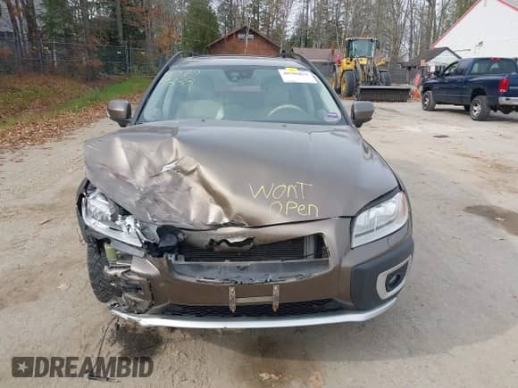 2012 Volvo XC70 3.2L with VIN YV4940BZ4C1144637, listed as a IAAI auction lot 40709833 with 150,249 mi miles and . Bid and sale history available at DreamBid. Image 12.