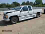 1993 GMC Sierra 1500 z VIN 2GDEC19K6P1529048, wystawiony jako Copart lot #64515825 z przebiegiem 125 941 mil mil oraz Szkoda całkowita • Salvage title. Historia ofert i sprzedaży dostępna na DreamBid. Obrazek 1.