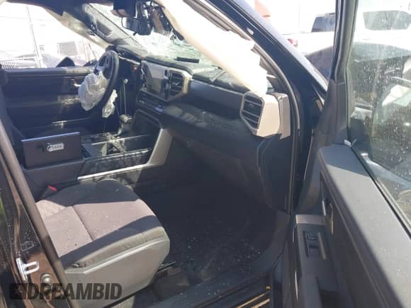 2025 Toyota Tundra SR with VIN 5TFLA5AB6SX050371, listed as a IAAI auction lot 42965187 with 289 mi miles and . Bid and sale history available at DreamBid. Image 5.