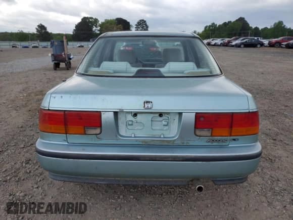 1992 Honda Accord с VIN 1HGCB7654NA067531, выставлен на аукционе Copart как лот 53514095 с пробегом 82 661 миль миль и Чистый • Clean title. История ставок и продаж доступна на DreamBid. Изображение 6.