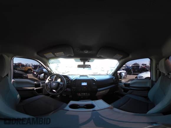 2019 Ford F-150 XL с VIN 1FTMF1C55KKF28511, выставлен на аукционе IAAI как лот 41255476 с пробегом 26 638 миль миль и . История ставок и продаж доступна на DreamBid. Изображение 18.