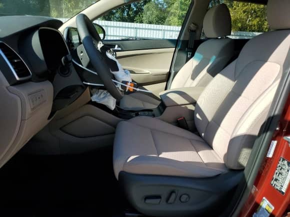 2020 Hyundai Tucson Value z VIN KM8J33A42LU256678, wystawiony jako Copart lot #71489995 z przebiegiem 19 125 mil mil oraz Szkoda całkowita • Salvage title. Historia ofert i sprzedaży dostępna na DreamBid. Obrazek 7.