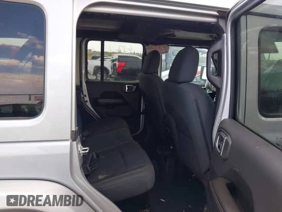 2024 Jeep Wrangler Sahara с VIN 1C4PJXEN5RW129340, выставлен на аукционе IAAI как лот 43058894 с пробегом 47 467 миль миль и . История ставок и продаж доступна на DreamBid. Изображение 8.