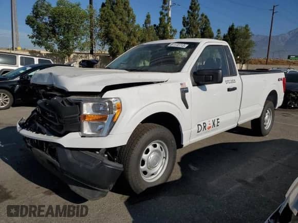 2021 Ford F-150 XL z VIN 1FTMF1EP3MKE42566, wystawiony jako Copart lot #47094005 z przebiegiem 20 142 mil mil oraz Czysty tytuł • Clean title. Historia ofert i sprzedaży dostępna na DreamBid. Obrazek 1.