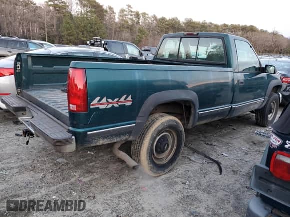 1997 Chevrolet Silverado 2500 с VIN 1GCGK24R7VE150999, выставлен на аукционе Copart как лот 85442724 с пробегом 180 872 миль миль и Списание • Salvage title. История ставок и продаж доступна на DreamBid. Изображение 3.