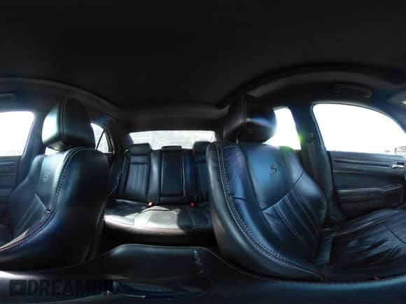 2014 Chrysler 300 S с VIN 2C3CCABG8EH355297, выставлен на аукционе IAAI как лот 42169912 с пробегом 179 724 миль миль и . История ставок и продаж доступна на DreamBid. Изображение 18.