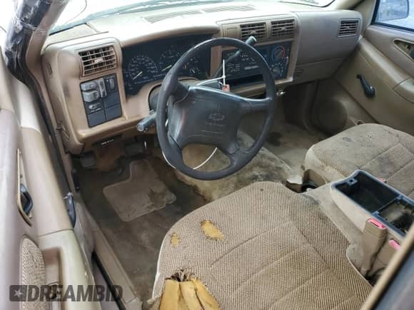 1996 Chevrolet S-10 LS with VIN 1GCCS19X3T8194901, listed as a Copart auction lot 68088765 with 385,871 mi miles and Salvage title. Bid and sale history available at DreamBid. Image 8.