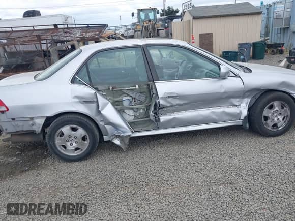 2002 Honda Accord EX with VIN 1HGCG165X2A039503, listed as a IAAI auction lot 42504784 with 201,995 mi miles and . Bid and sale history available at DreamBid. Image 6.