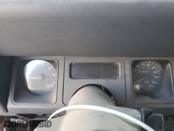 1994 Jeep Wrangler S с VIN 1J4FY19P1RP402410, выставлен на аукционе Copart как лот 90682685 с пробегом 96 066 миль миль и Чистый • Clean title. История ставок и продаж доступна на DreamBid. Изображение 9.