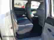 2013 Toyota Tacoma PreRunner z VIN 3TMKU4HN8DM034338, wystawiony jako IAAI lot #41808842 z przebiegiem 142 012 mil mil oraz . Historia ofert i sprzedaży dostępna na DreamBid. Obrazek 8.