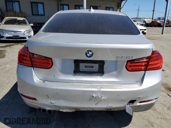 2015 BMW 3 Series 328i с VIN WBA3C1C55FP851743, выставлен на аукционе Copart как лот 80019625 с пробегом 92 293 миль миль и Списание • Salvage title. История ставок и продаж доступна на DreamBid. Изображение 6.