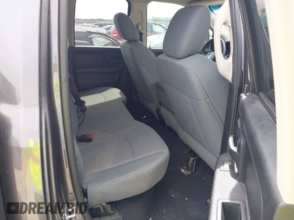 2014 Ram 1500 Express z VIN 1C6RR6FT9ES212139, wystawiony jako IAAI lot #42642727 z przebiegiem 168 074 mil mil oraz . Historia ofert i sprzedaży dostępna na DreamBid. Obrazek 8.