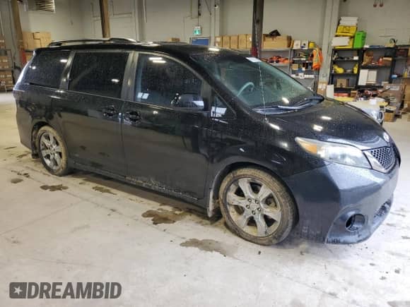 2011 Toyota Sienna SE with VIN 5TDXK3DC3BS172067, listed as a Copart auction lot 70314315 with 213,641 mi miles and Clean title. Bid and sale history available at DreamBid. Image 4.