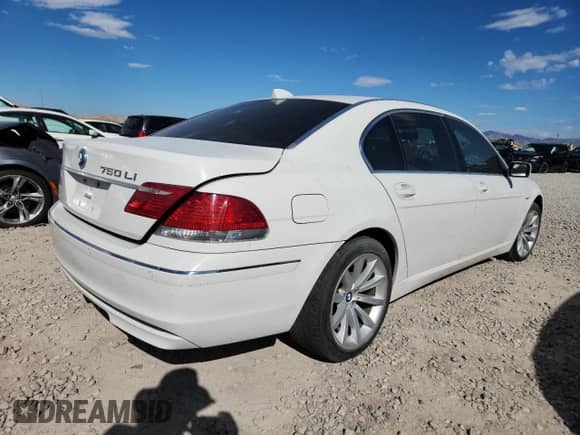 2007 BMW 7 Series 750Li with VIN WBAHN83557DT69589, listed as a Copart auction lot 86040375 with Not provided miles and Clean title. Bid and sale history available at DreamBid. Image 3.