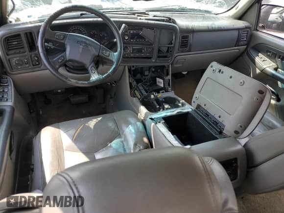 2003 Chevrolet Suburban LT z VIN 1GNEC16Z43J219140, wystawiony jako Copart lot #71664035 z przebiegiem 301 511 mil mil oraz Czysty tytuł • Clean title. Historia ofert i sprzedaży dostępna na DreamBid. Obrazek 8.