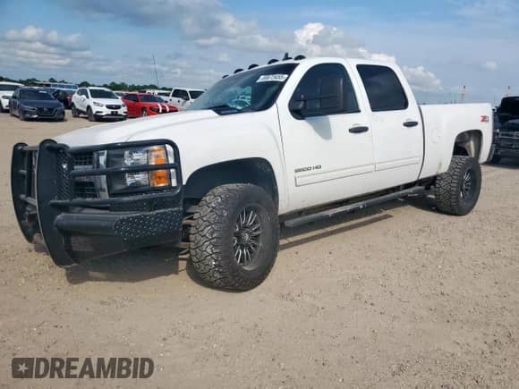 2010 Chevrolet Silverado 2500HD LT с VIN 1GC4KXBG9AF148595, выставлен на аукционе Copart как лот 59673455 с пробегом 208 076 миль миль и Списание • Salvage title. История ставок и продаж доступна на DreamBid. Изображение 1.